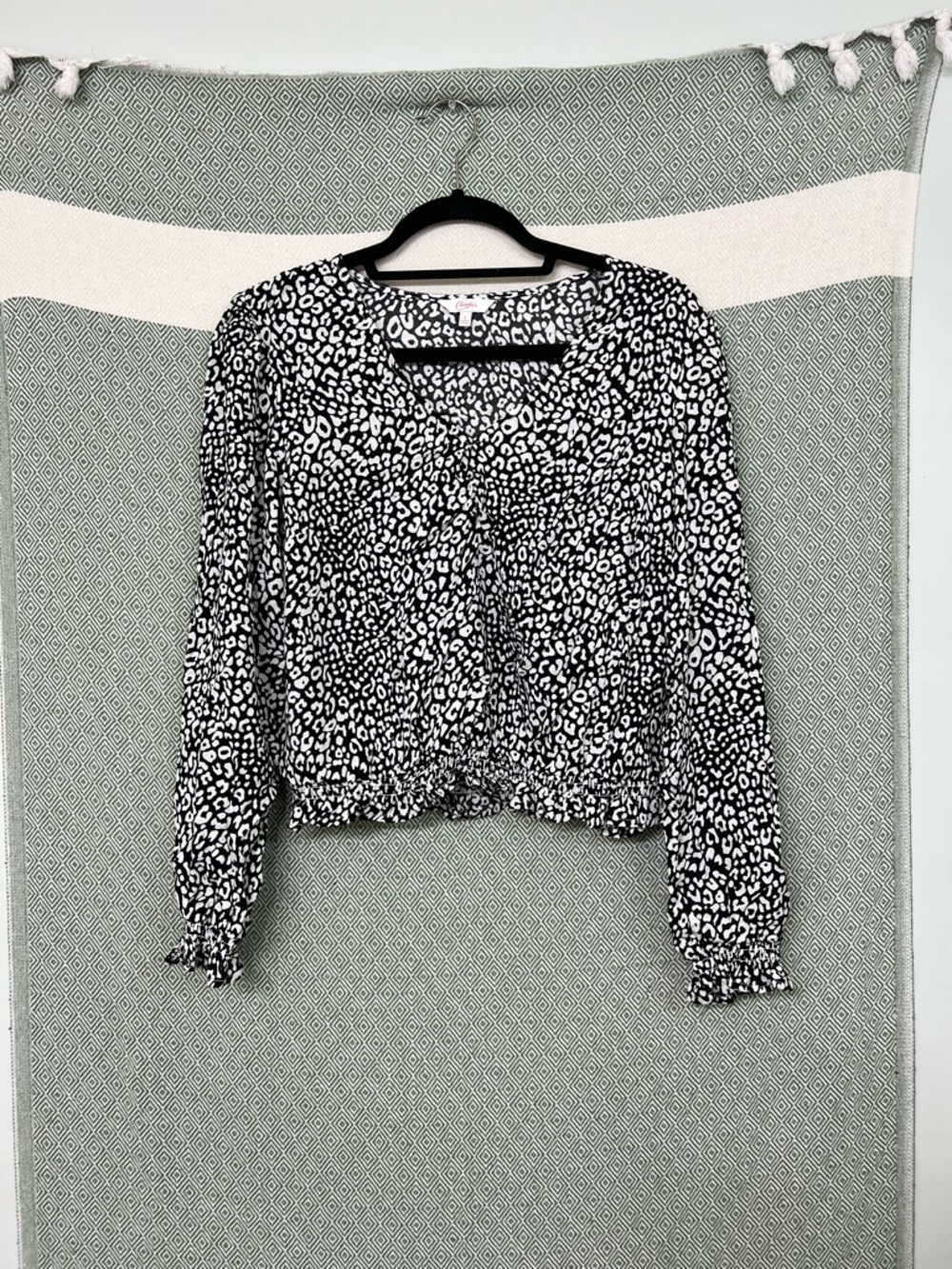 Candie's Black & White Leopard Print Long Sleeve Crop Blouse